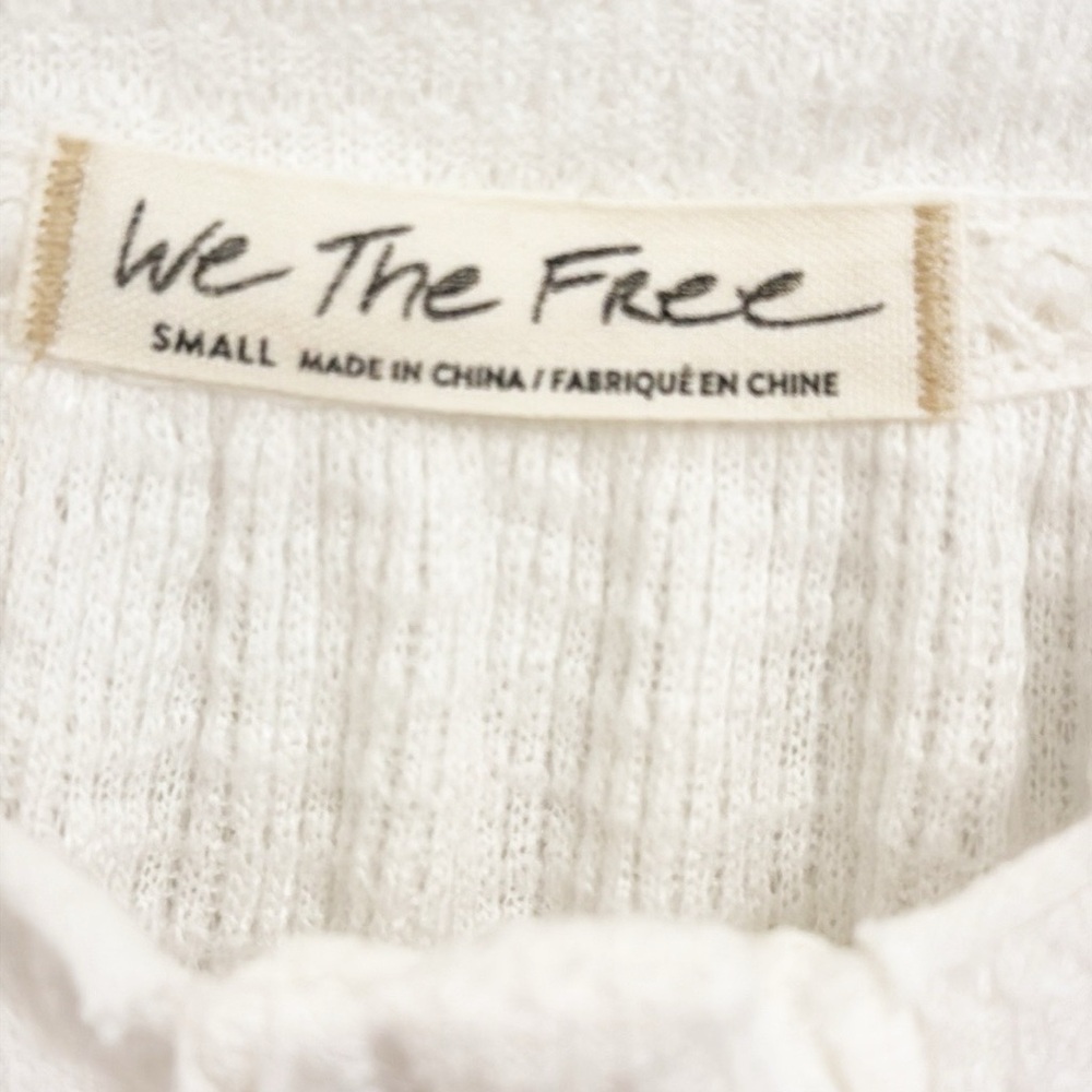 WE THE FREE White 3 Button Top Curved Hem Size Small - Picture 5 of 7
